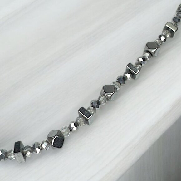 Silver Tone Metal Geometric Shaped Beads Long Necklace 27 inches - Picture 6 of 7